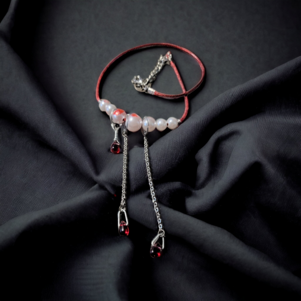 Bloody Pearls Choker
