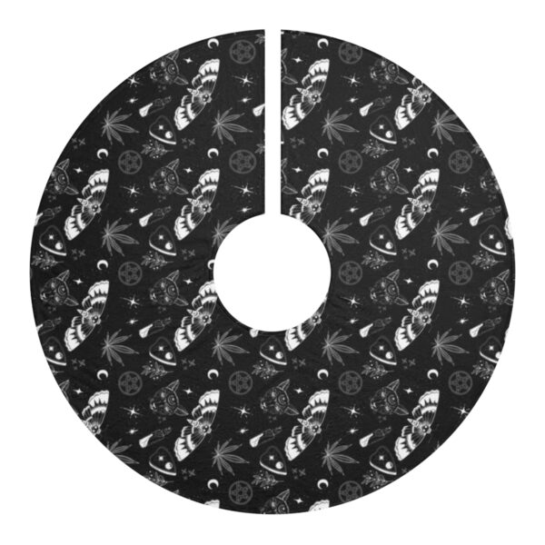 A Few of Our Favorite Gothic Tree Skirt - Image 2