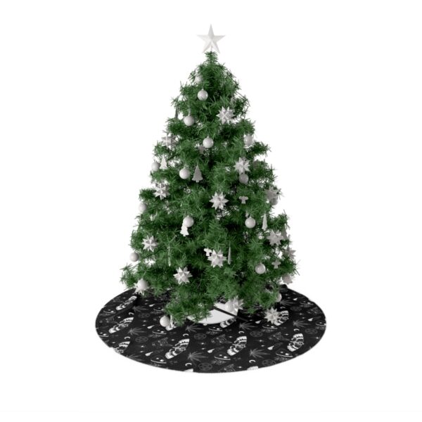 A Few of Our Favorite Gothic Tree Skirt - Image 3